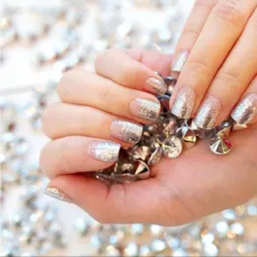 Dripping in Diamonds • Color Street • Clear Overlay Filled With Silver Glitter